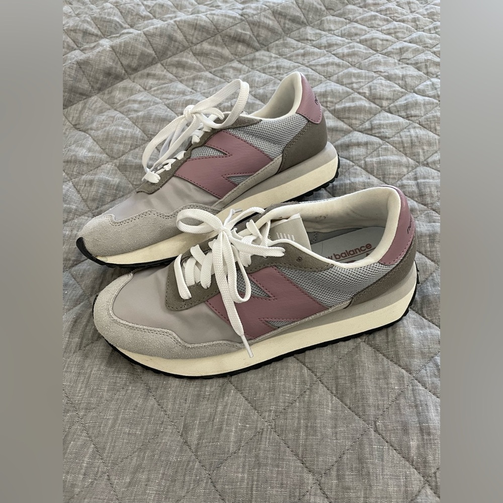 New Balance 237 Mauve and Light Gray Sneakers Size 8 NWOT